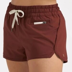 Vuori Clementine Shorts Rust Red